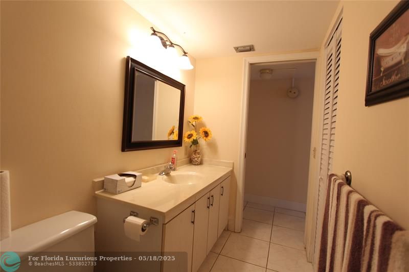 Photo: 15 of 25