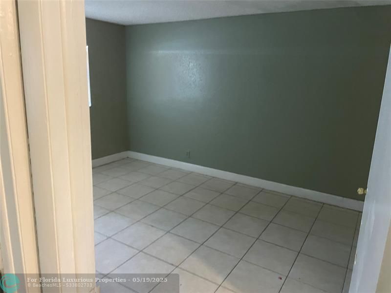 Photo: 6 of 7