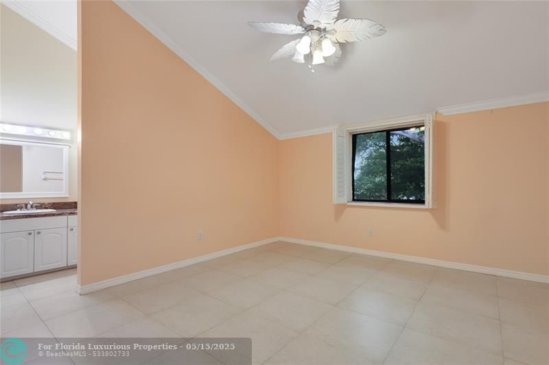 Photo: 15 of 21