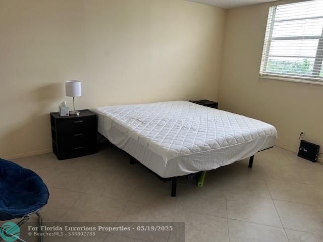 Photo: 10 of 22