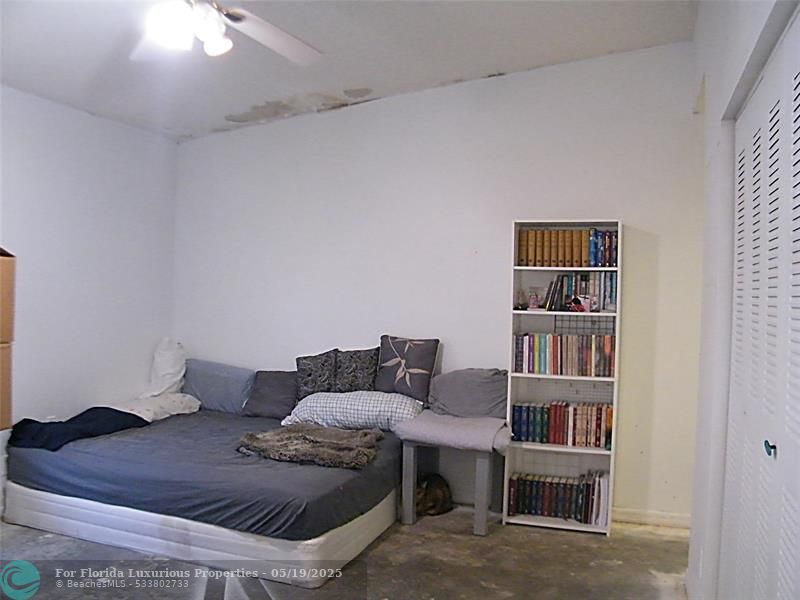 Photo: 15 of 24