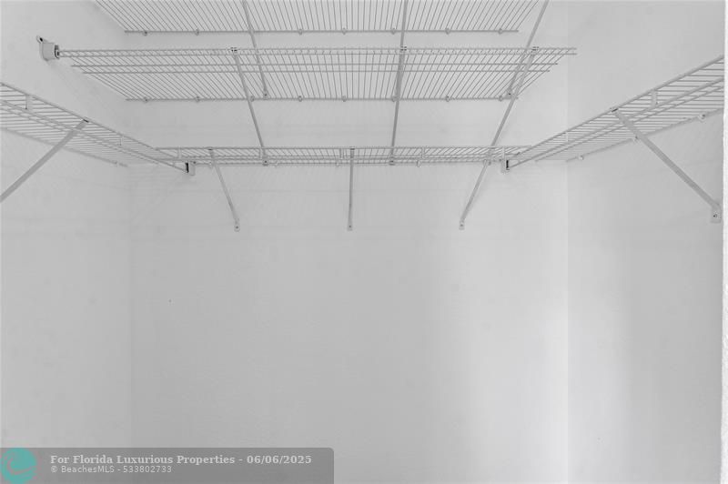 Photo: 27 of 38