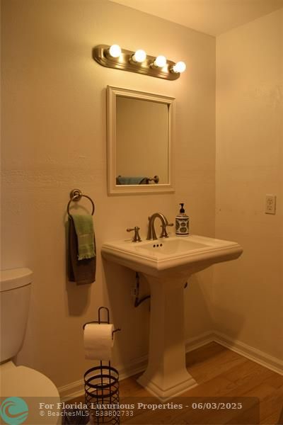 Photo: 18 of 26