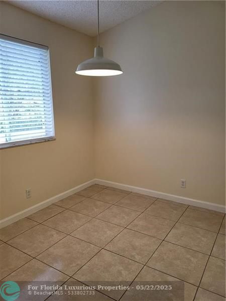 Photo: 16 of 25