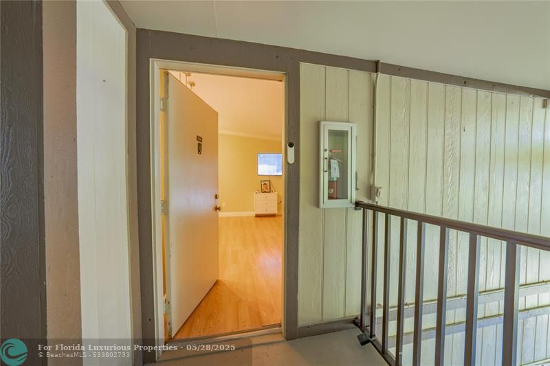 Photo: 6 of 37