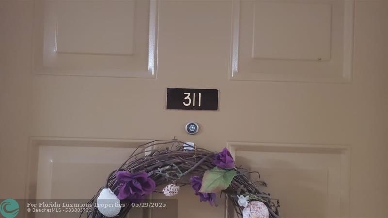 Photo: 8 of 24