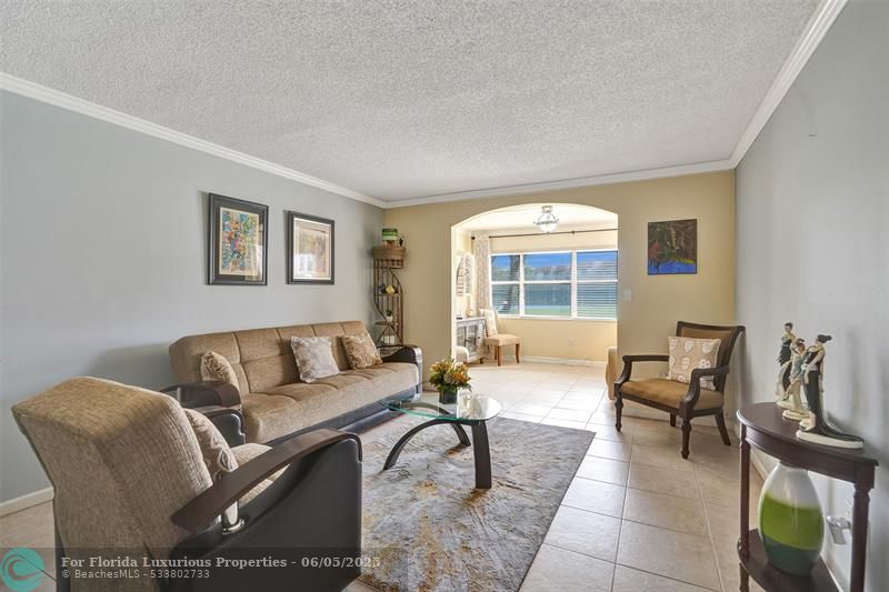 9821 Sunrise Lakes Blvd #106