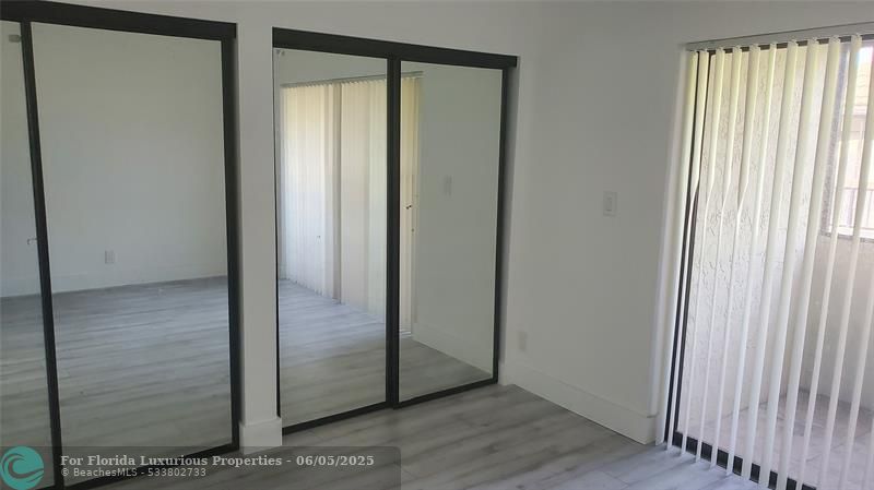 Photo: 16 of 26
