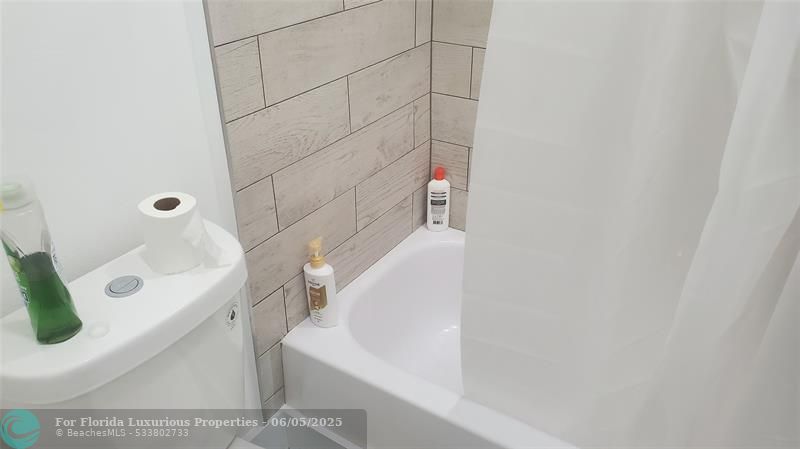 Photo: 19 of 26