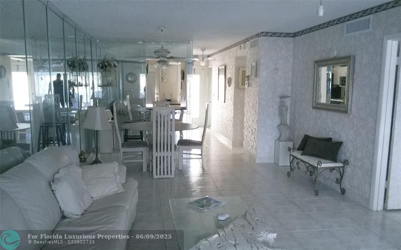 Photo: 5 of 27