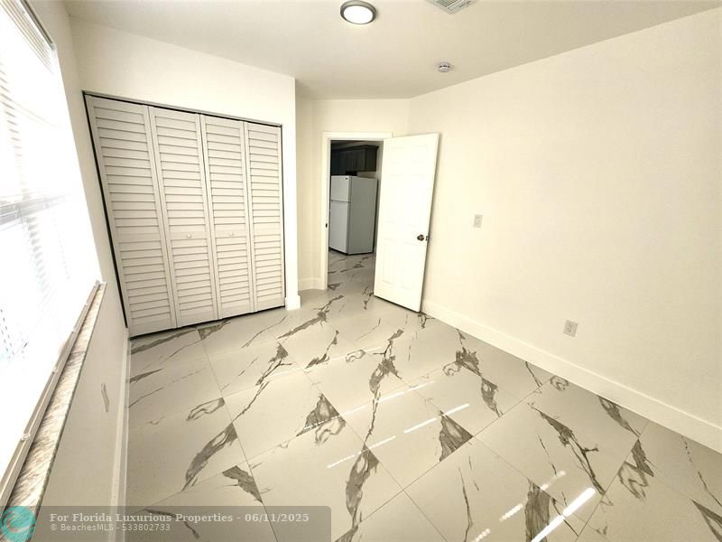 Photo: 4 of 8