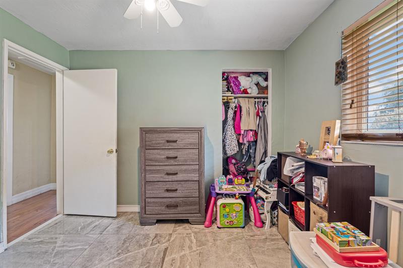 Photo: 21 of 24