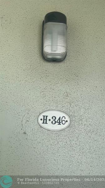 Photo: 17 of 18