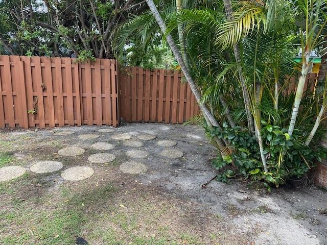 Photo: 22 of 24