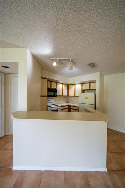 Photo: 9 of 26