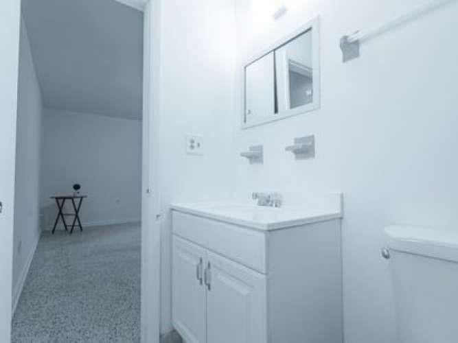 Photo: 16 of 24