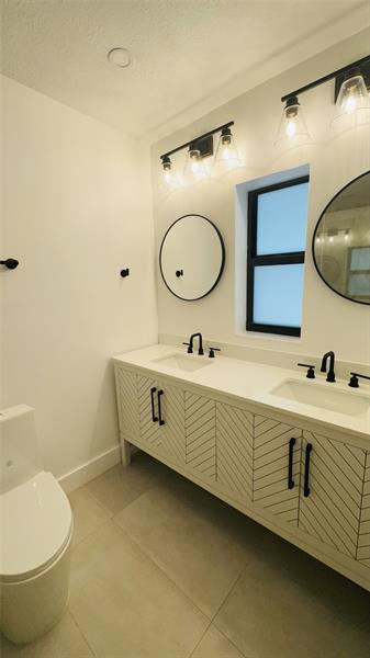 Photo: 18 of 26