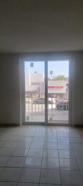 Photo: 24 of 25