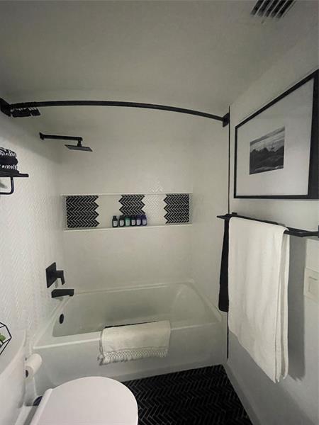 Photo: 20 of 26