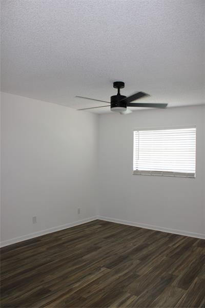 Photo: 14 of 26