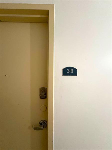Photo: 8 of 34