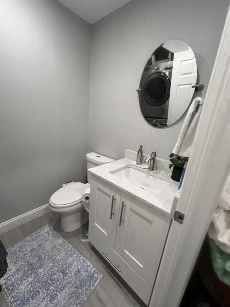 Photo: 15 of 27