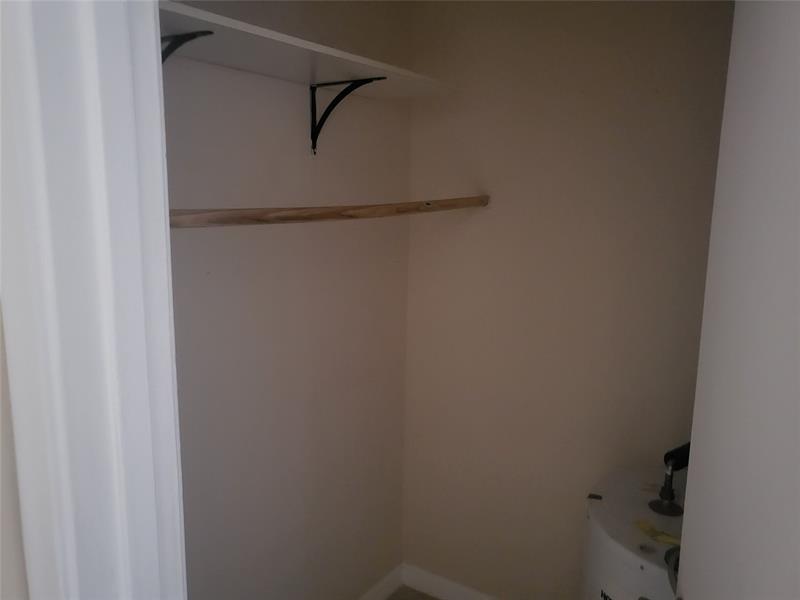 Photo: 10 of 24