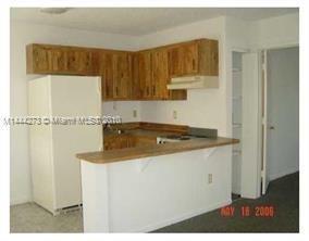 Photo: 2 of 24