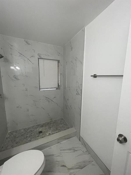 Photo: 10 of 28