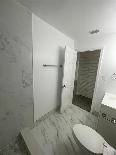 Photo: 15 of 28