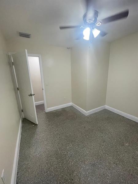 Photo: 6 of 28