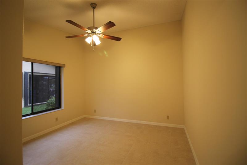 Photo: 16 of 26