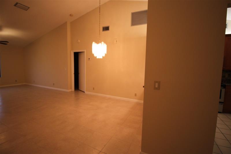 Photo: 7 of 26