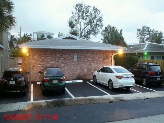 Photo: 2 of 2