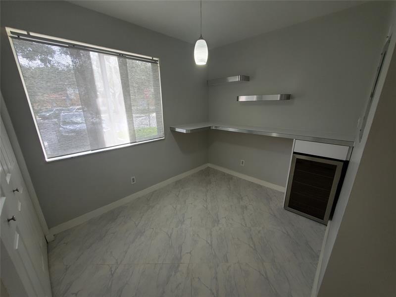 Photo: 6 of 35