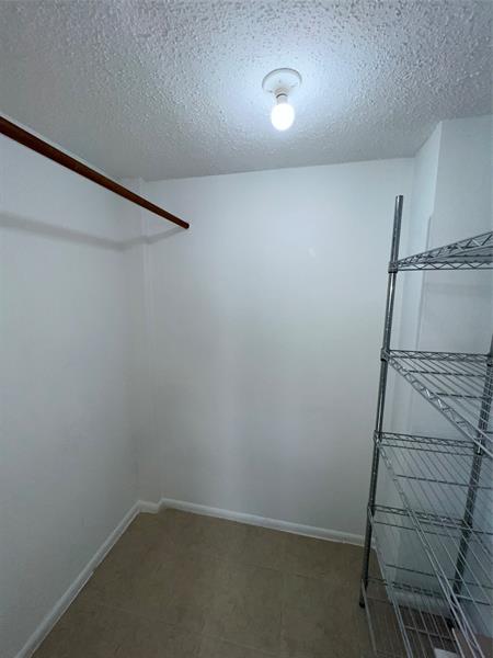 Photo: 25 of 27