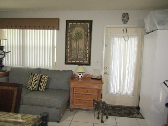 Photo: 8 of 28