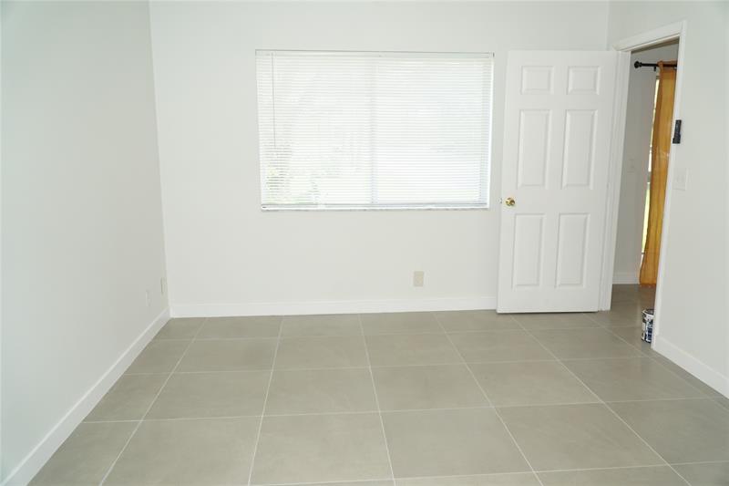 Photo: 15 of 25