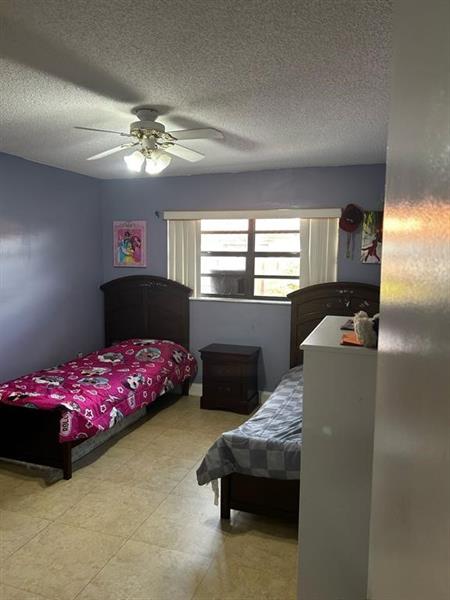Photo: 17 of 28