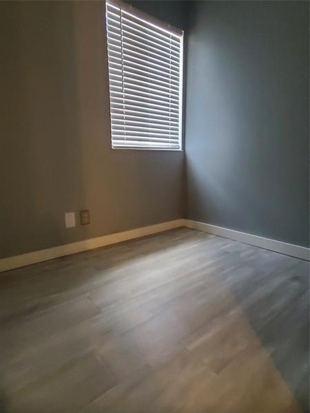 Photo: 18 of 24