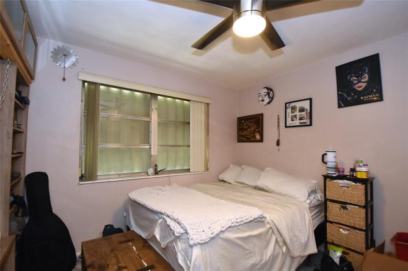 Photo: 15 of 23