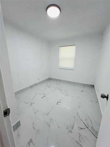 Photo: 15 of 23