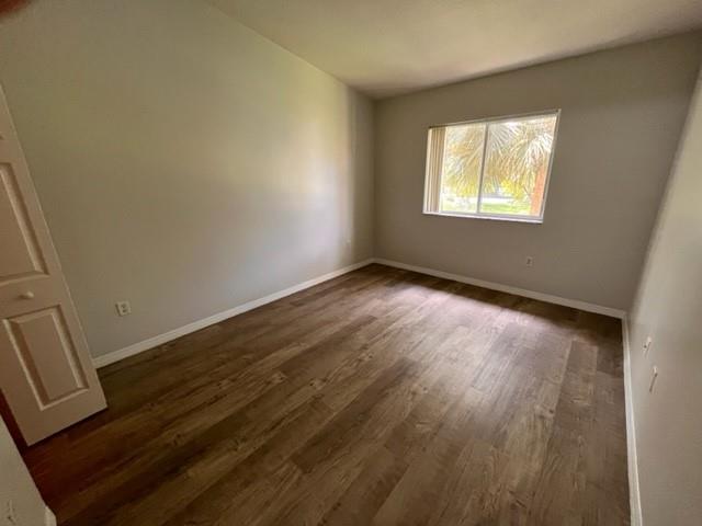 Photo: 10 of 24