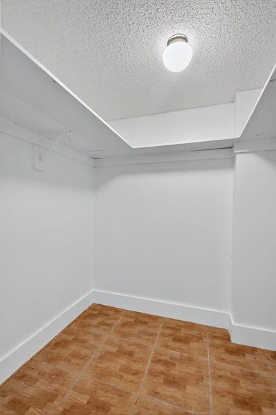 Photo: 16 of 21