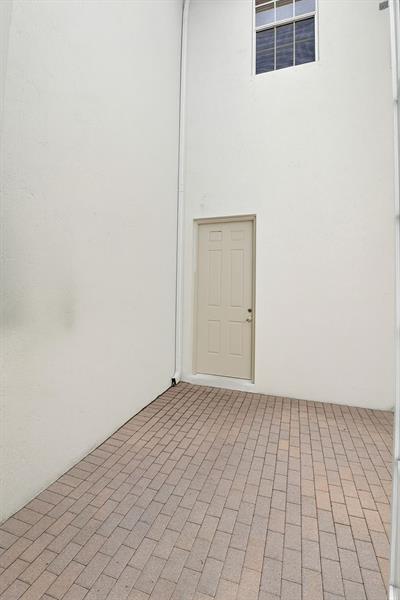 Photo: 28 of 38