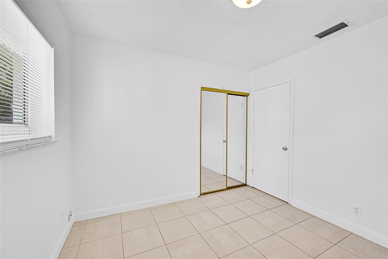 Photo: 16 of 20
