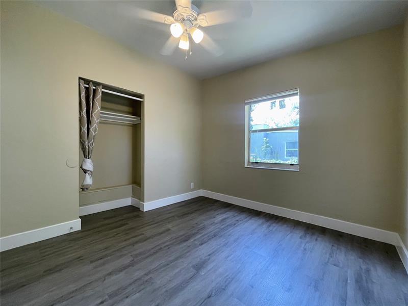 Photo: 16 of 24