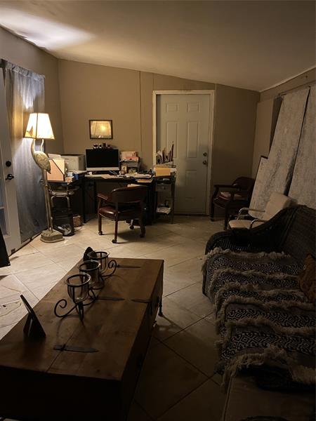 Photo: 15 of 16