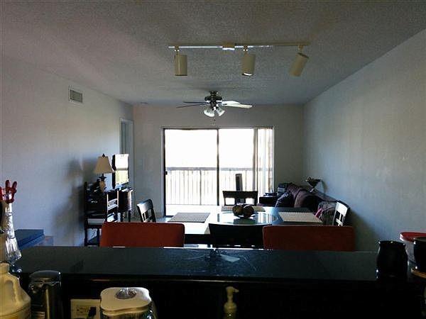 Photo: 20 of 21
