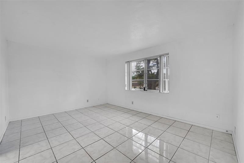 Photo: 19 of 30